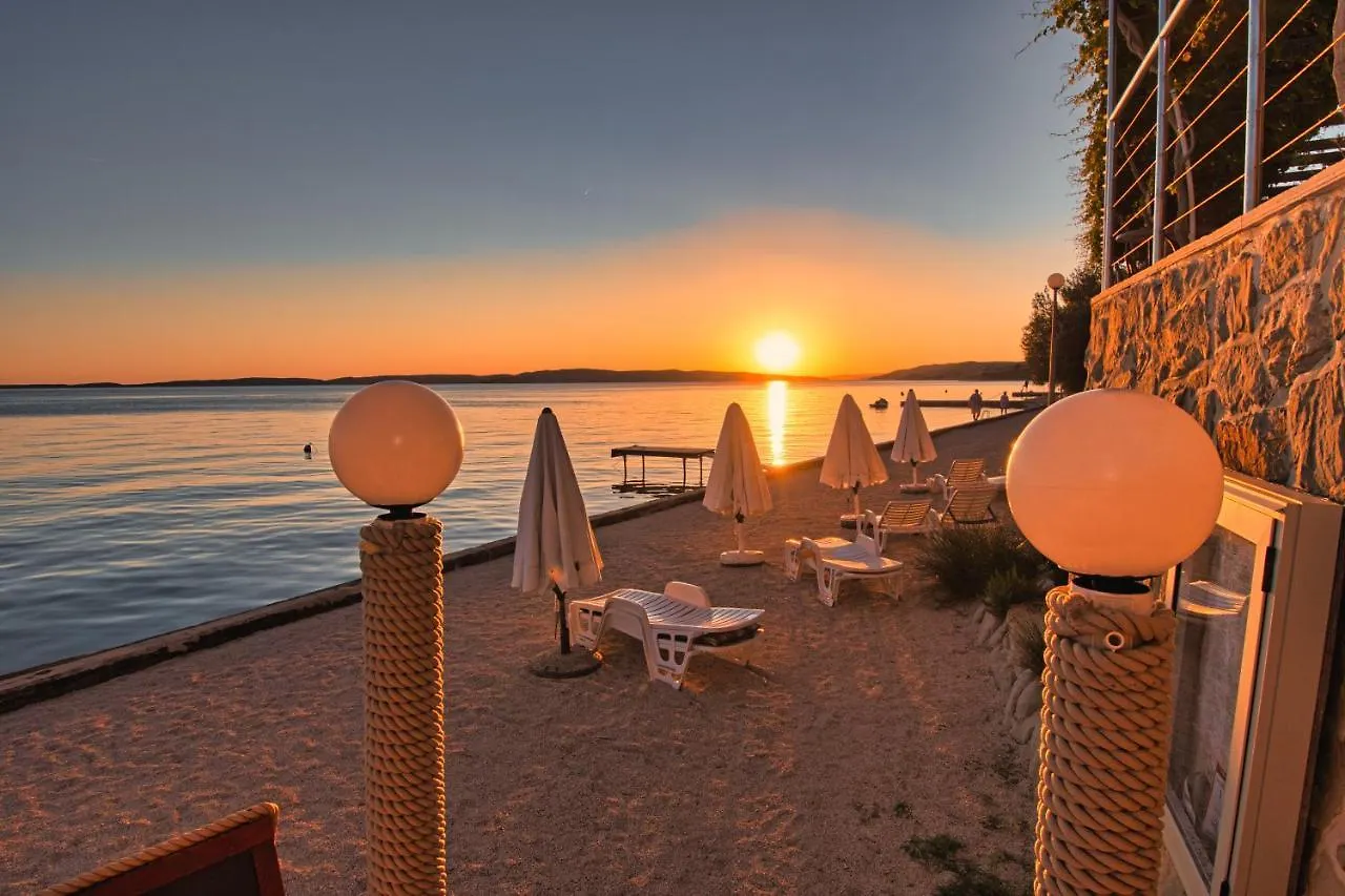 Hotel Pension Augustino Miletici